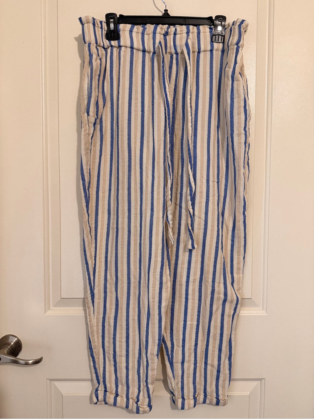 SO Striped Straight-Leg Pants in Cream and Blue